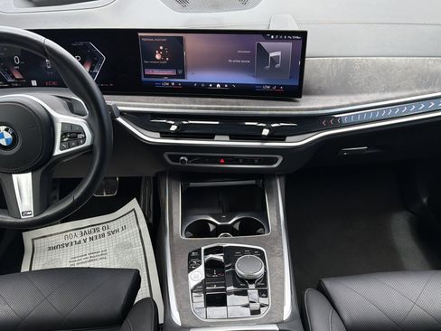 Certified 2025 BMW X7 xDrive40i image 16
