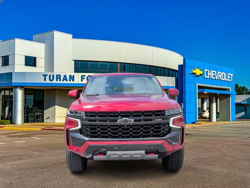 Used 2024 Chevrolet Tahoe Z71 w/ Luxury Package AWD/4WD image 9