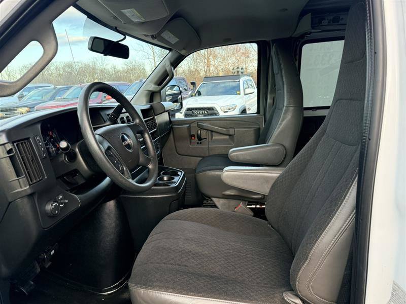 Used 2019 GMC Savana 2500 w/ Driver Convenience Package RWD image 17