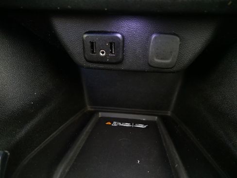 Used 2023 Chevrolet Traverse LT image 30