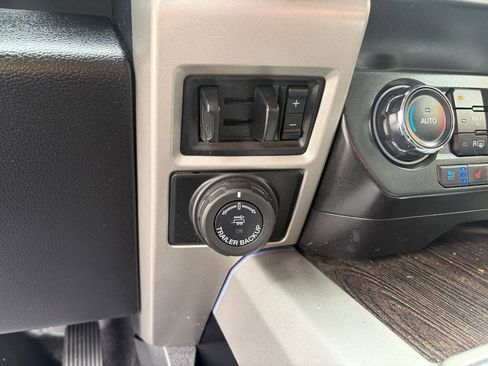 Used 2020 Ford F250 Lariat w/ Chrome Package image 26