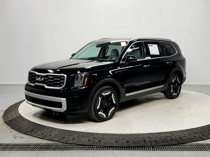 Used 2024 Kia Telluride S w/ S Sunroof Package