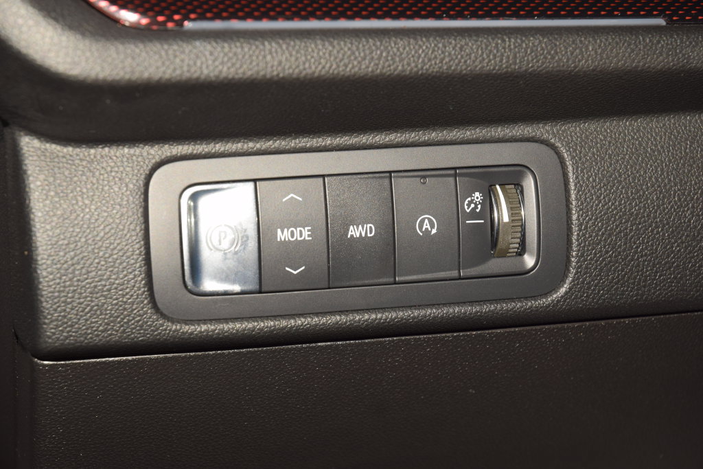 Used 2024 Chevrolet Traverse RS AWD/4WD image 36