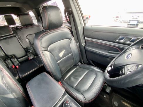 Used 2019 Ford Explorer Sport image 28