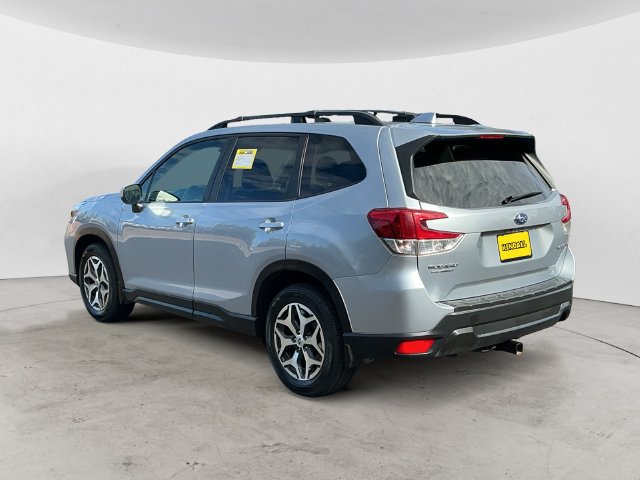 Used 2021 Subaru Forester Premium AWD/4WD image 7