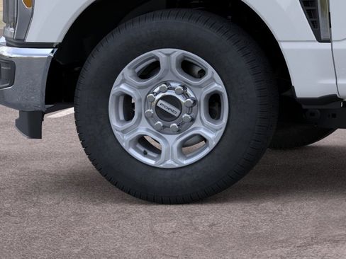 New 2026 Ford F350 XLT w/ 360-Degree Camera Package RWD image 41