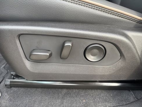 New 2025 GMC Canyon Denali image 23