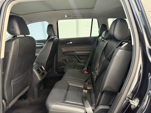 Used 2021 Volkswagen Atlas SE w/ Panoramic Sunroof Package image 15