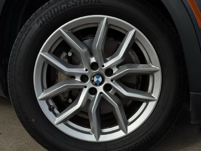 Used 2021 BMW X5 xDrive40i w/ Executive Package 2 AWD/4WD image 9