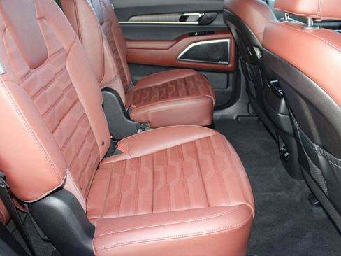 Used 2025 Kia Telluride SX Prestige image 36