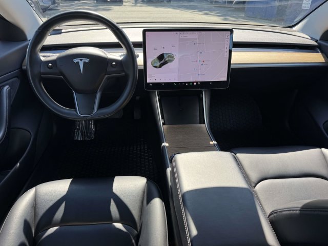 Used 2018 Tesla Model 3 Long Range RWD image 16