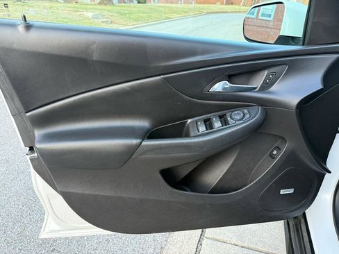 Used 2017 Chevrolet Volt Premier w/ Driver Confidence II Package image 35