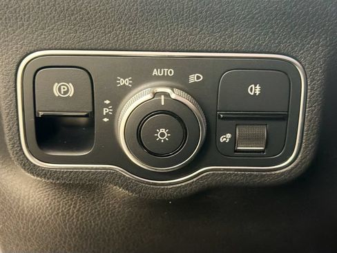 Certified 2023 Mercedes-Benz GLA 250 4MATIC image 11