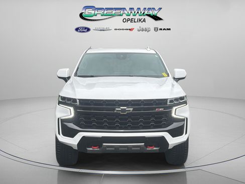 Used 2024 Chevrolet Suburban Z71 AWD/4WD image 2