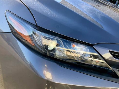 Used 2022 Toyota Camry SE image 26