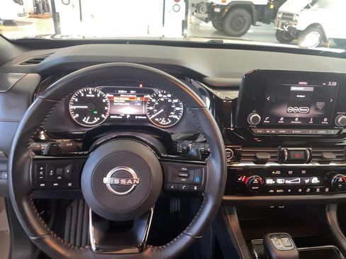 Used 2023 Nissan Pathfinder Rock Creek AWD/4WD image 12
