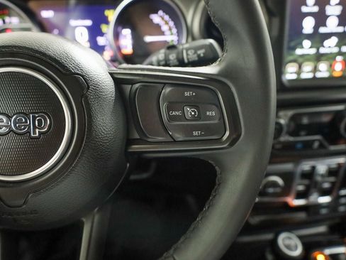 Used 2023 Jeep Wrangler Unlimited image 25