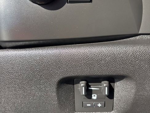 Used 2014 GMC Sierra 2500 SLE w/ Suspension Package, Off-Road image 29