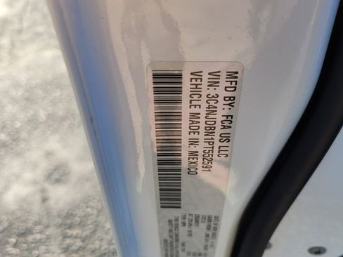 Used 2023 Jeep Compass Latitude w/ Sun and Sound Group image 18