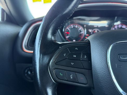 Used 2020 Dodge Challenger SXT RWD image 17