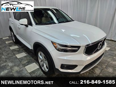 Used 2022 Volvo XC40 T5 Momentum