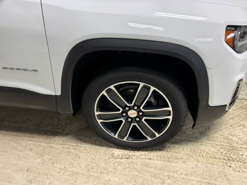 Certified 2023 GMC Acadia SLT w/ Technology Package image 7
