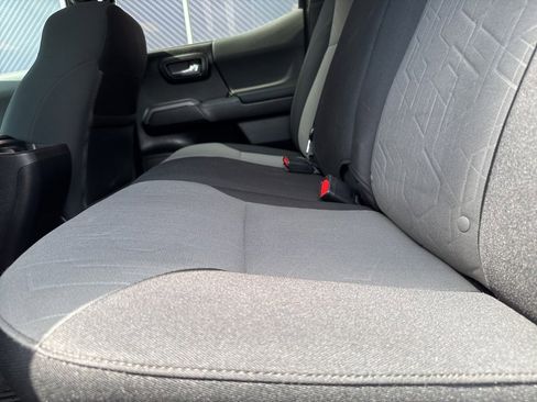 Used 2023 Toyota Tacoma TRD Off-Road image 46