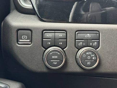Certified 2022 Chevrolet Silverado 1500 RST AWD/4WD image 31