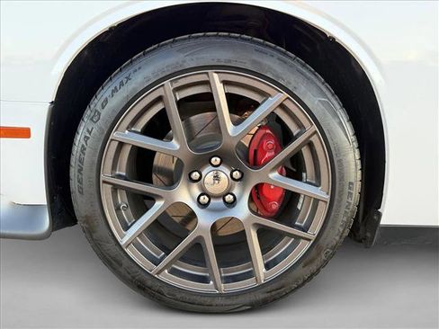 Used 2019 Dodge Challenger R/T Scat Pack w/ Shaker Package image 22