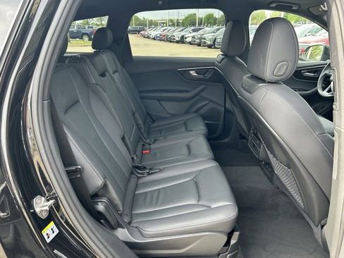 Used 2025 Audi Q7 3.0T Premium Plus AWD/4WD image 32