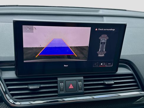 Used 2023 Audi SQ5 Premium w/ Convenience Package image 10