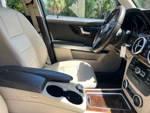Used 2015 Mercedes-Benz GLK 350 2WD image 34