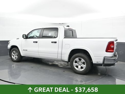 Used 2025 RAM 1500 Big Horn AWD/4WD image 11