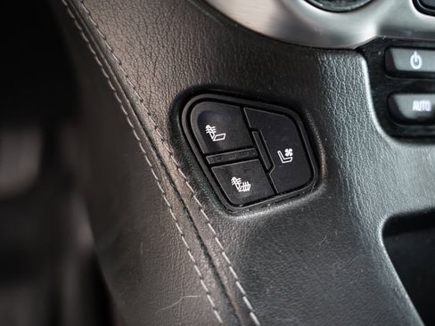 Used 2019 GMC Yukon XL SLT image 21