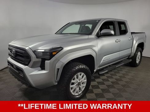 Used 2024 Toyota Tacoma SR5 AWD/4WD image 3