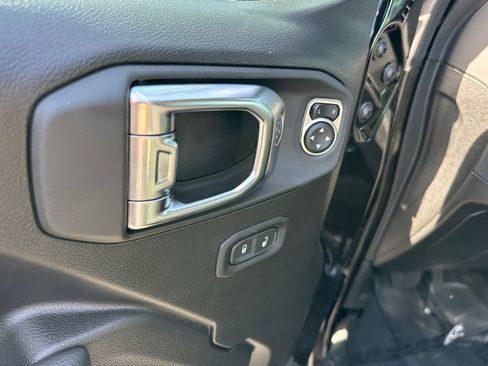 New 2026 Jeep Gladiator Mojave w/ Technology Group AWD/4WD image 16