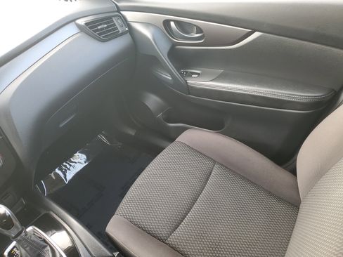 Used 2020 Nissan Rogue Sport S image 13