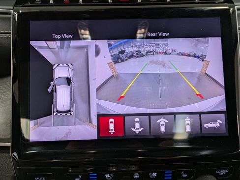 Used 2022 Jeep Grand Cherokee L Limited w/ Luxury Tech Group II image 12