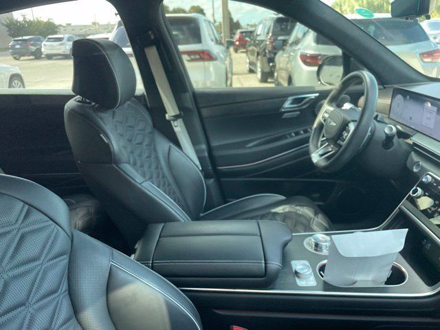 Used 2025 Genesis GV80 3.5T AWD/4WD image 8