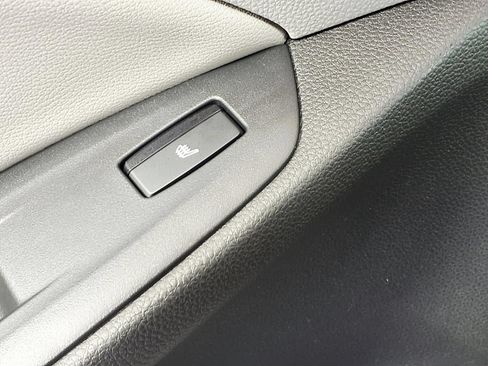 Used 2018 Honda Accord Touring image 12