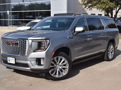 Used 2023 GMC Yukon XL Denali w/ Denali Reserve Package image 46