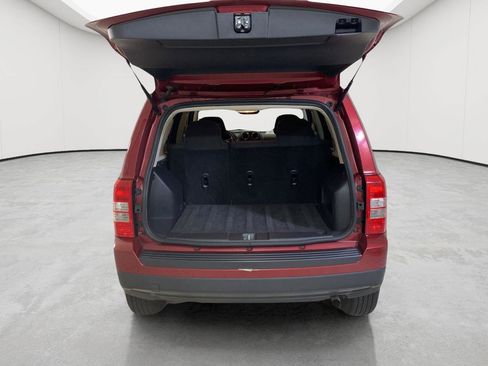 Used 2016 Jeep Patriot Latitude AWD/4WD image 10