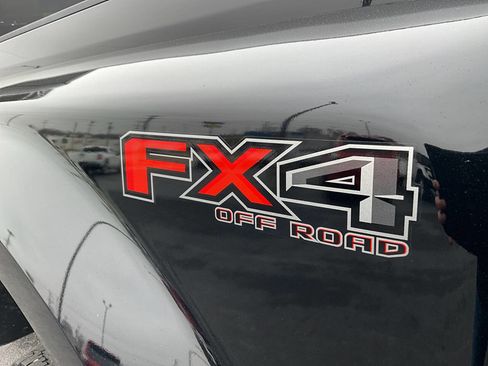 Used 2017 Ford F350 Lariat w/ Chrome Package image 24