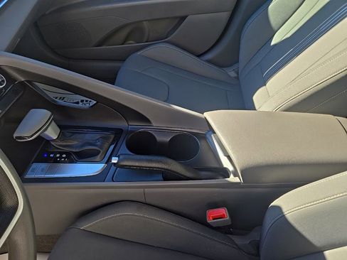 Used 2024 Hyundai Elantra SEL image 19