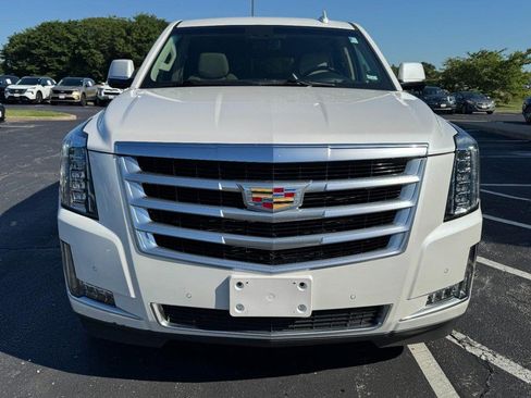 Used 2019 Cadillac Escalade ESV Luxury AWD/4WD image 9