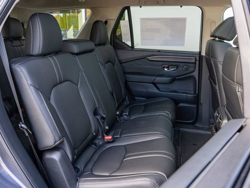 New 2026 Honda Pilot Touring image 16