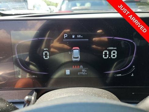 Used 2023 Kia Sportage EX FWD image 4