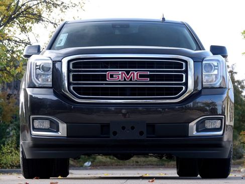 Used 2018 GMC Yukon SLT w/ Open Road Package image 16