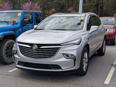 Used 2022 Buick Enclave Essence w/ Experience Buick Package image 3