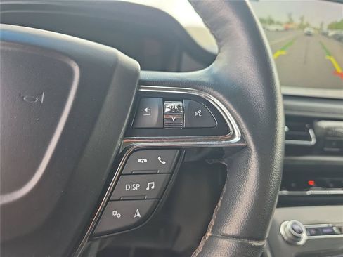 Used 2022 Lincoln Nautilus FWD image 23